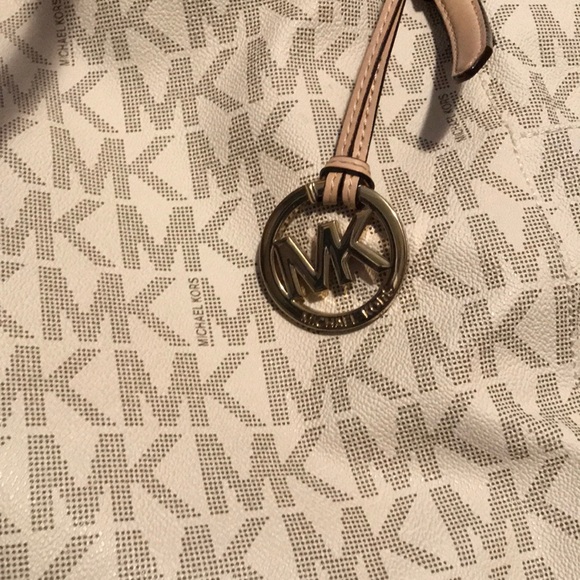 Michael Kors Handbag - Picture 2 of 8